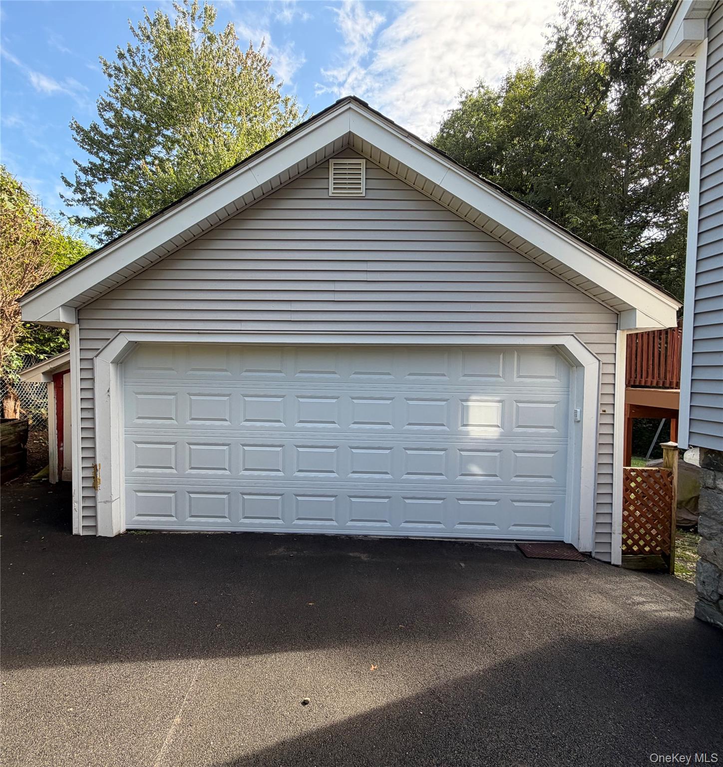 9 Lawrence Drive – For Sale photo 3