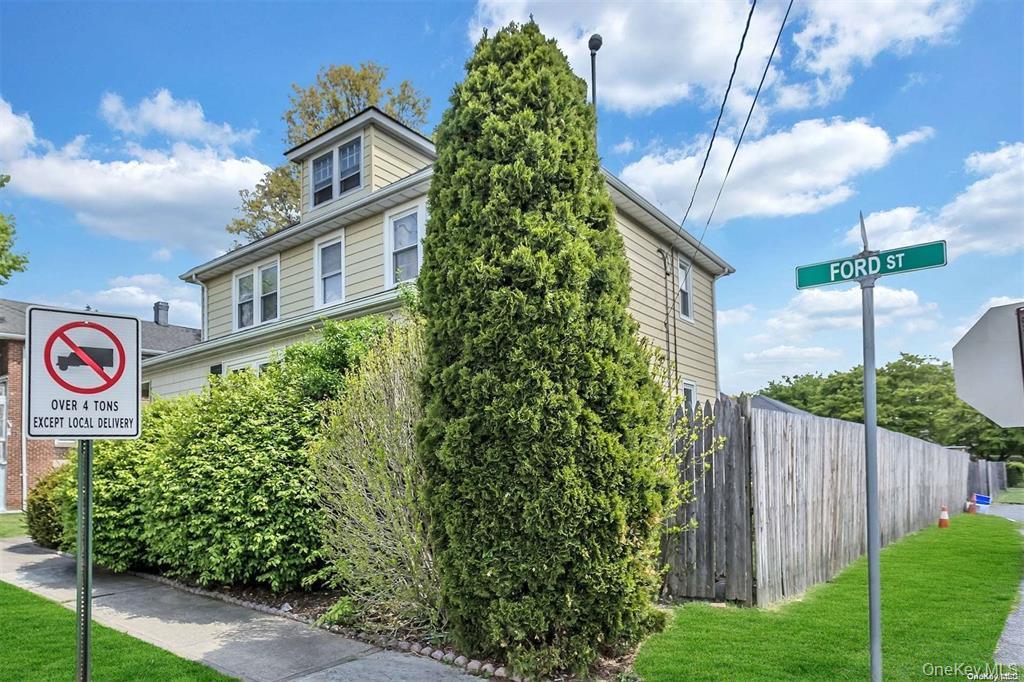 29 Ford Street – For Rent photo 2