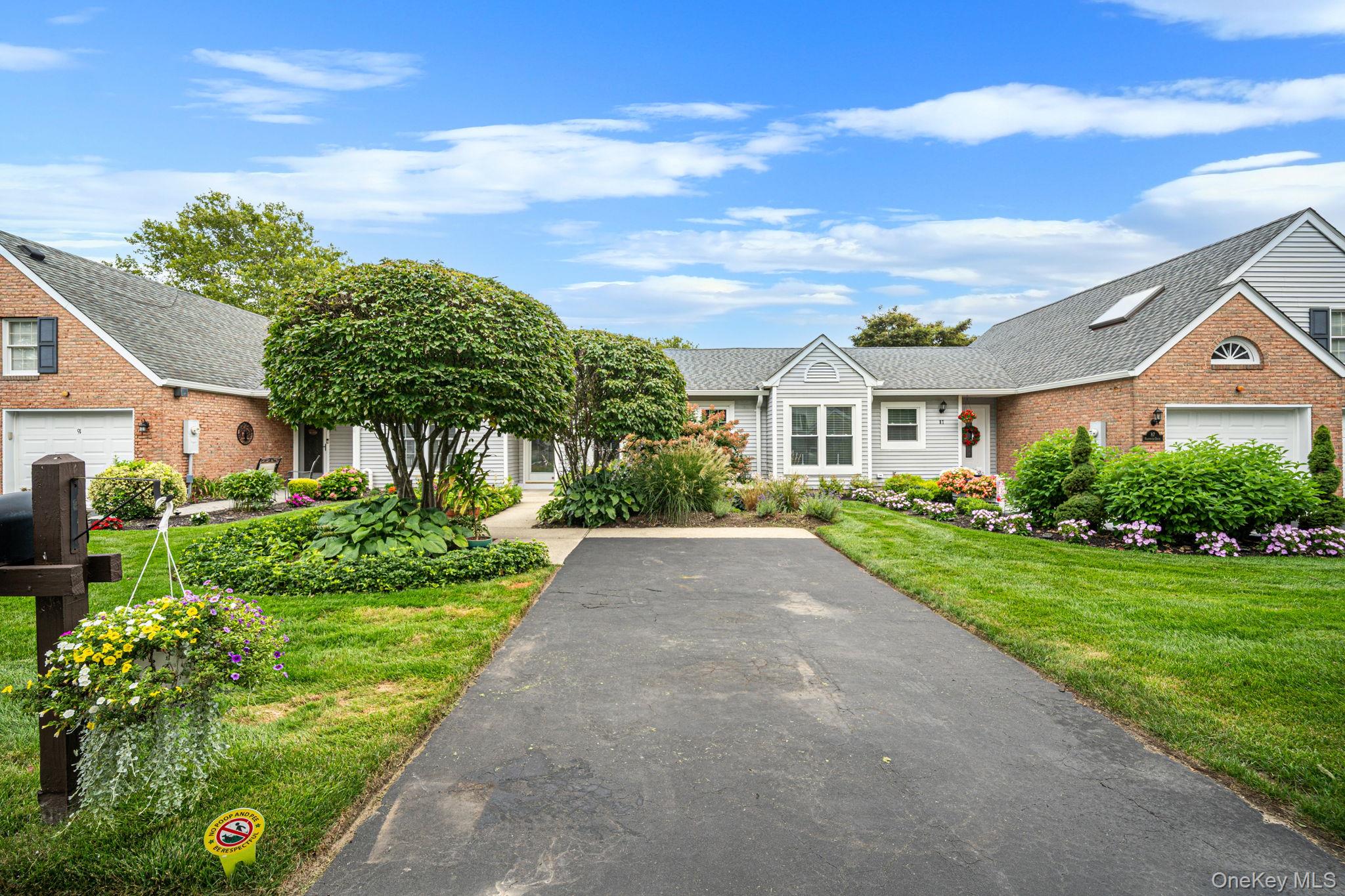 89 Hearthside Drive – For Sale photo 3