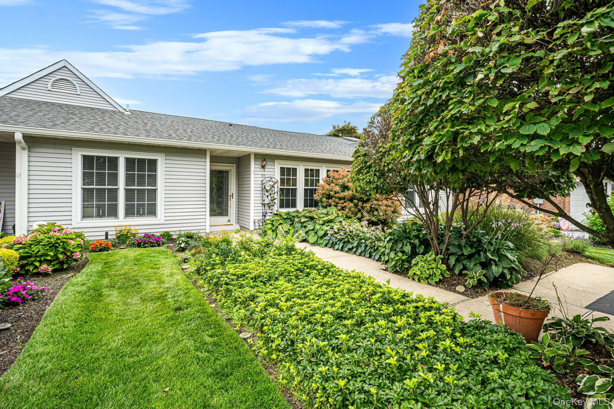 89 Hearthside Drive – For Sale