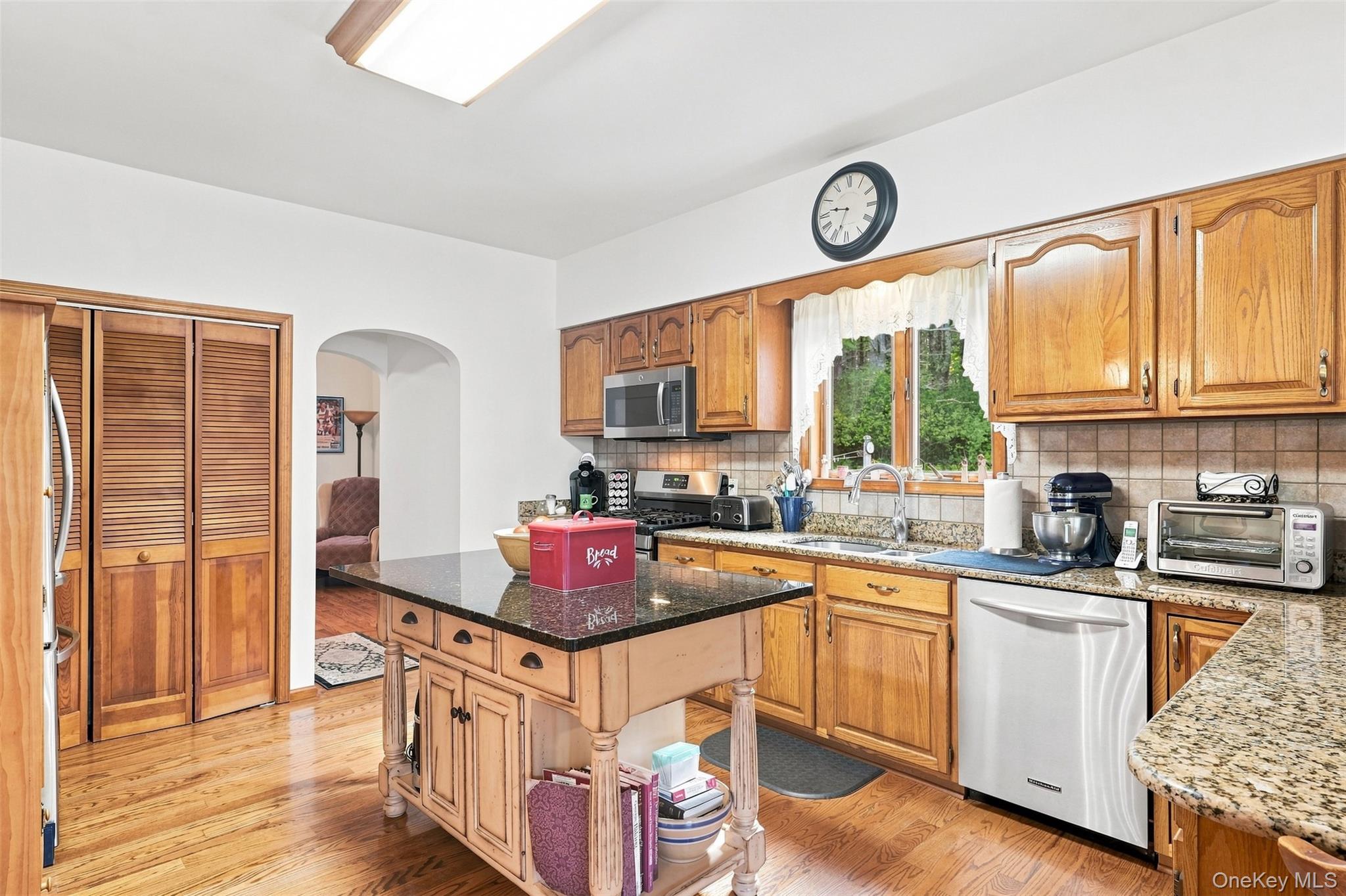 242 High Road – For Sale photo 18