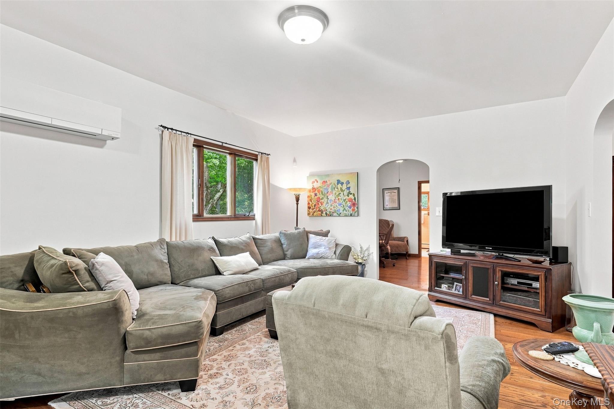 242 High Road – For Sale photo 13