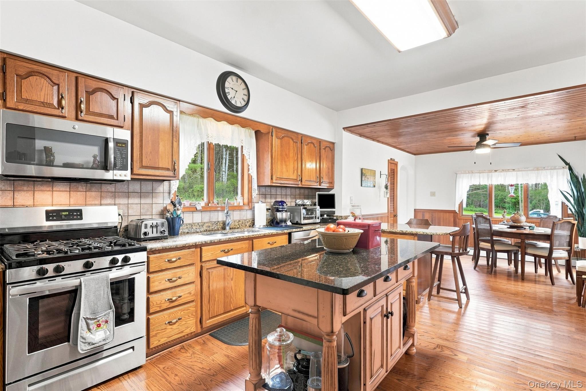 242 High Road – For Sale photo 17