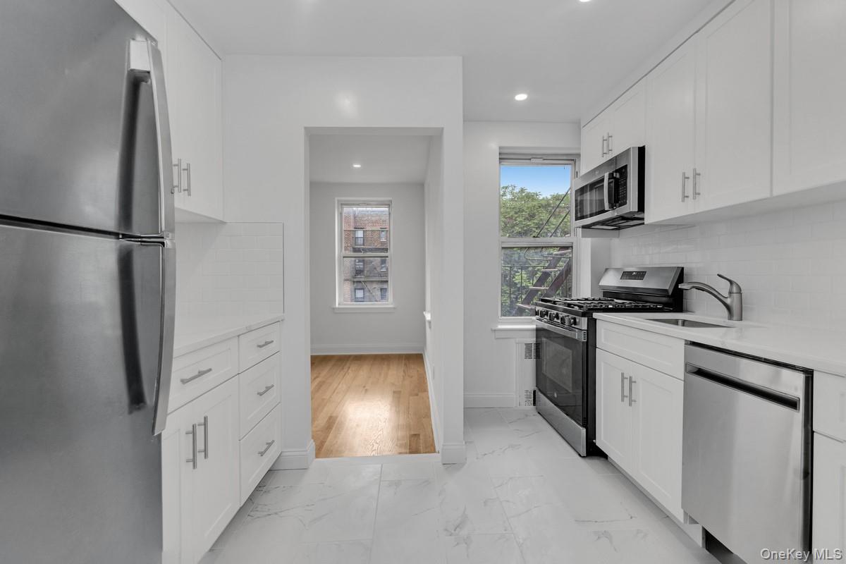 66-33 Yellowstone Boulevard, Unit 5D