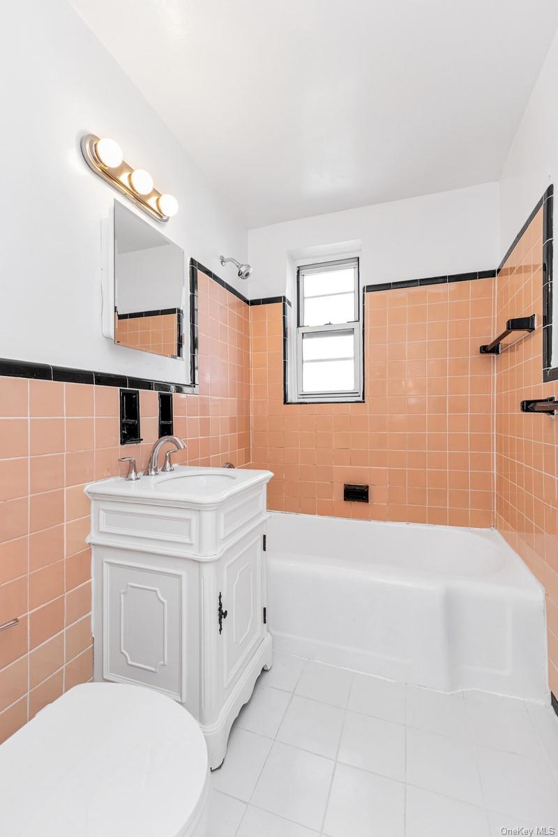 67-10 108th Street 108th Street, Unit 6A photo 6