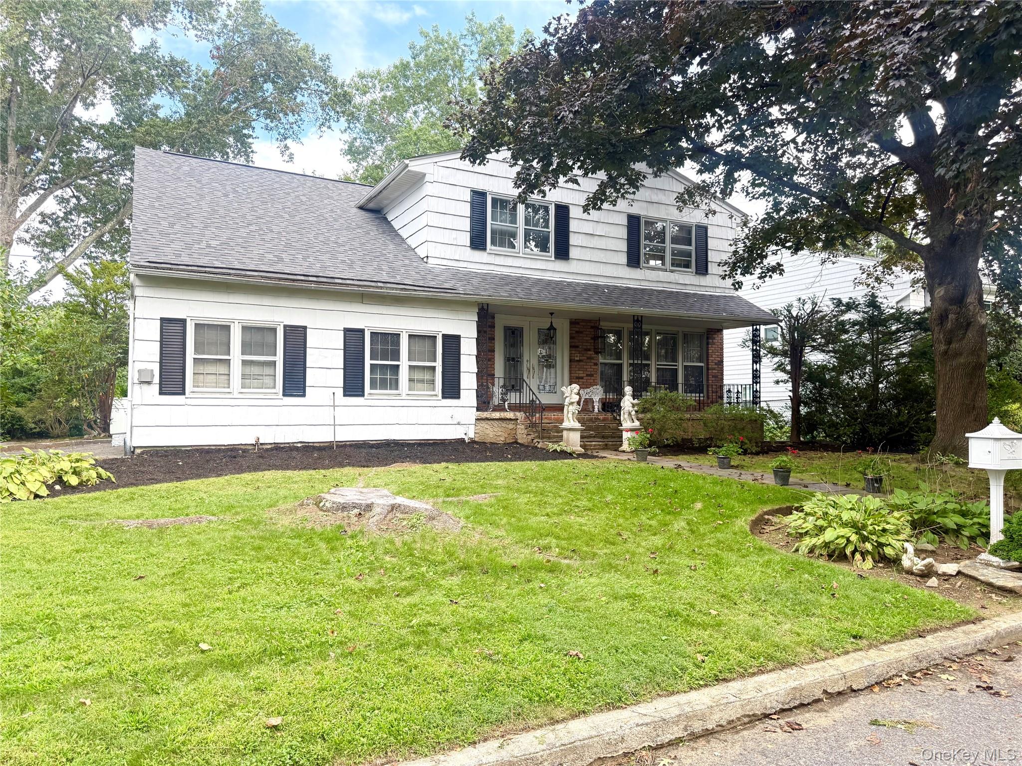 20 Old Farm Road – For Sale photo 2