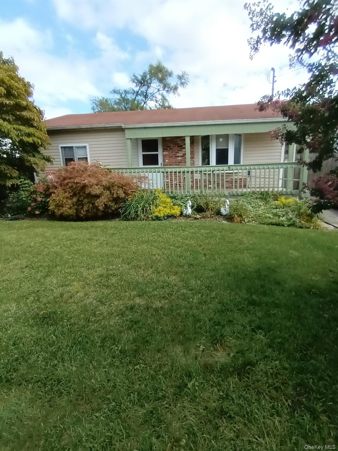 998 Bowling Green Drive – For Sale