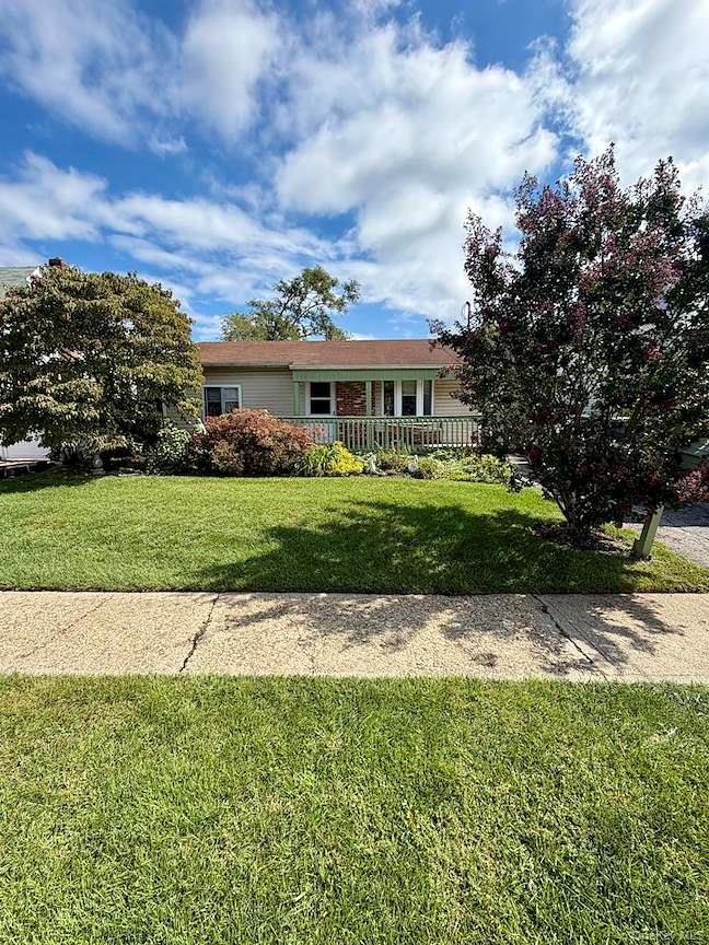998 Bowling Green Drive – For Sale photo 3
