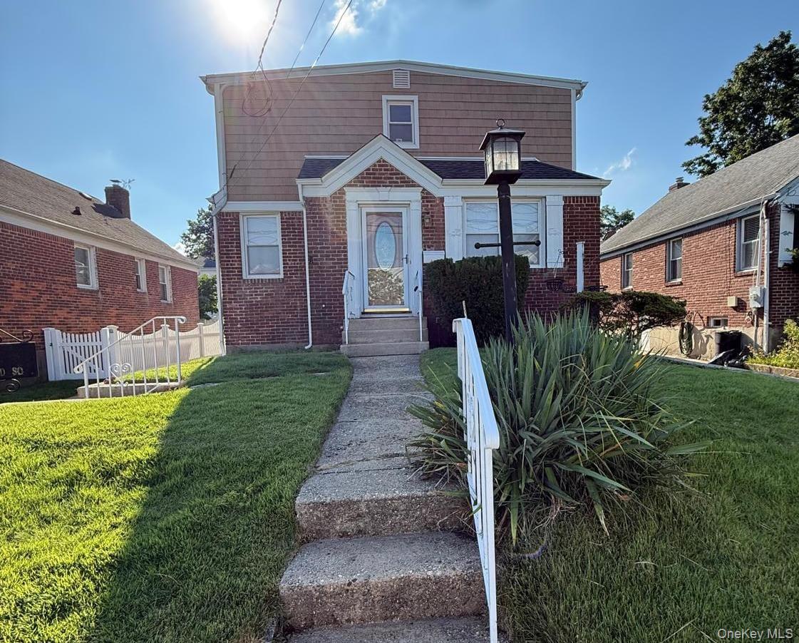 253 Kensington Road – For Rent