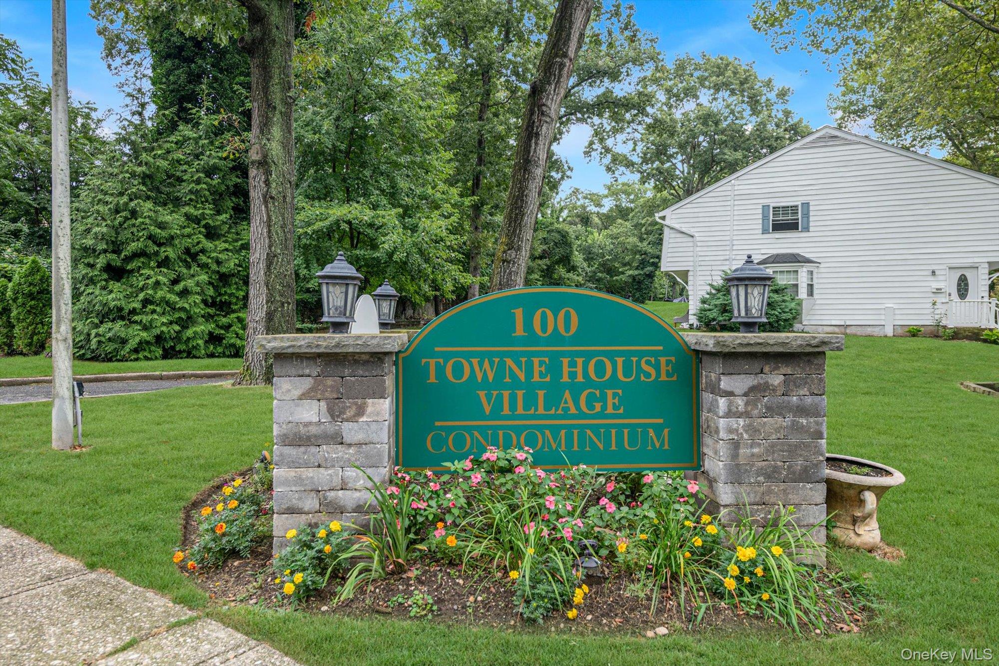 1108 Towne House Village – For Sale photo 2