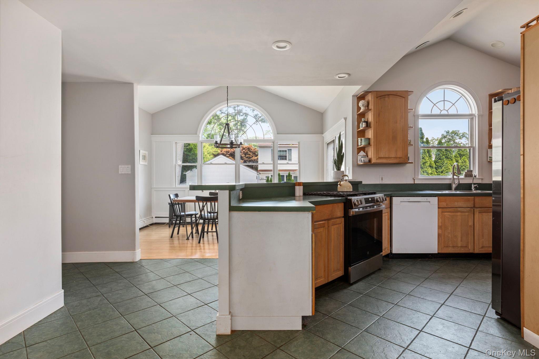 1107 Jefferson Avenue – For Sale photo 7