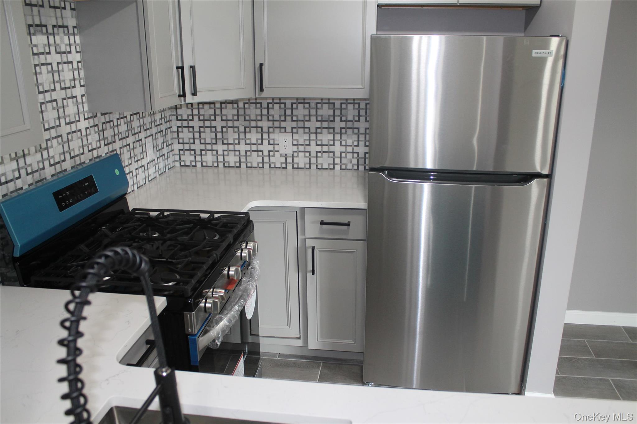 12 Lexington Hill, Unit 7 photo 4