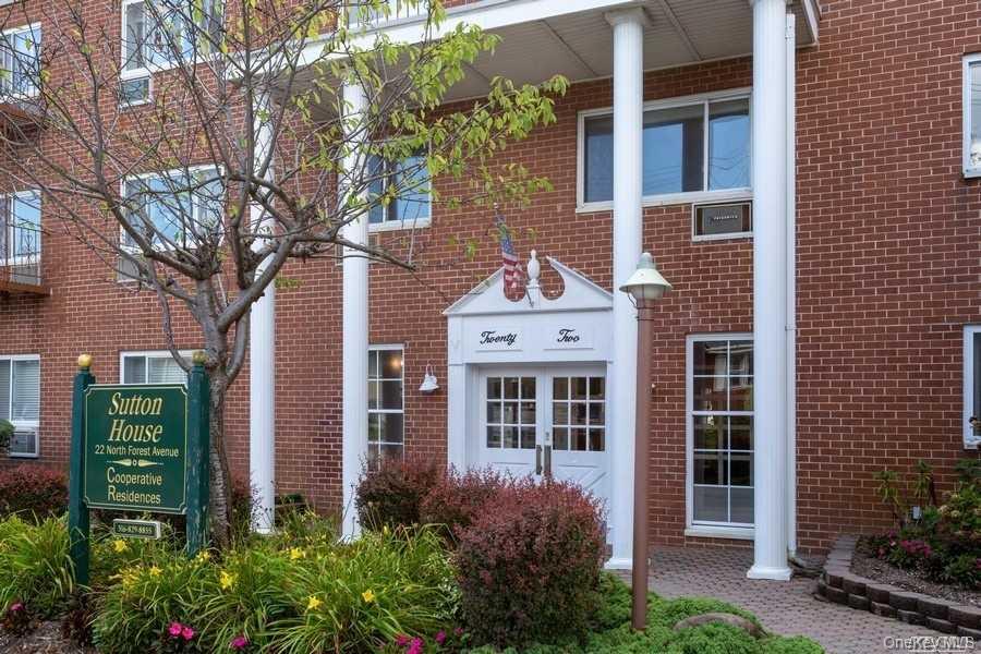 22 N Forest Avenue, Unit 1N