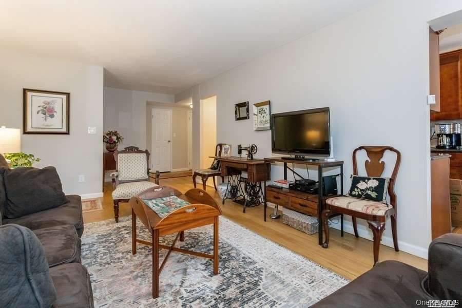 22 N Forest Avenue, Unit 1N photo 12