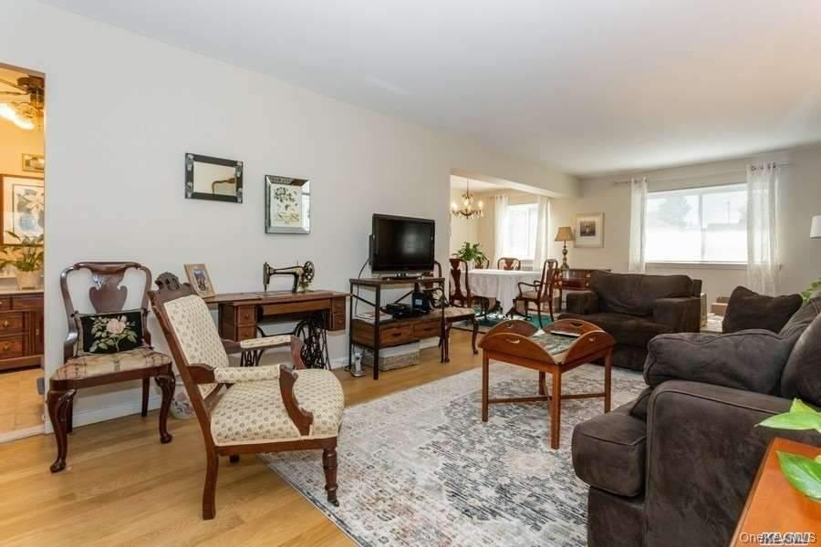 22 N Forest Avenue, Unit 1N photo 11