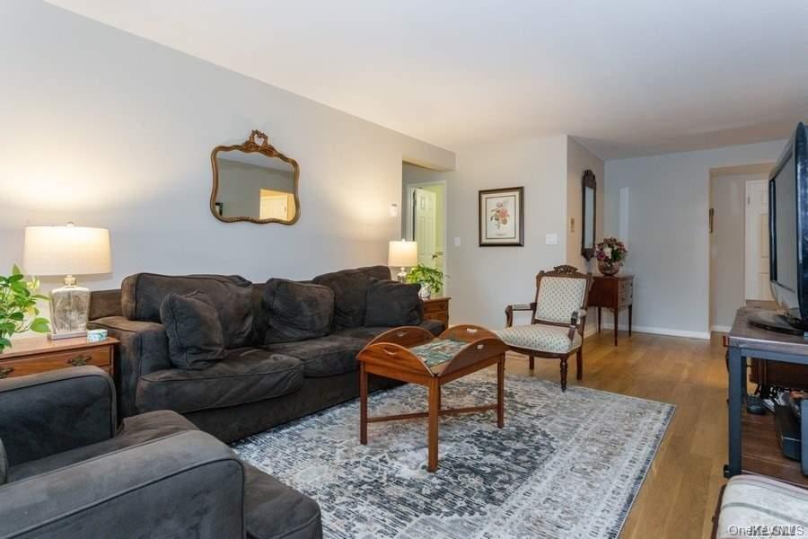 22 N Forest Avenue, Unit 1N photo 13