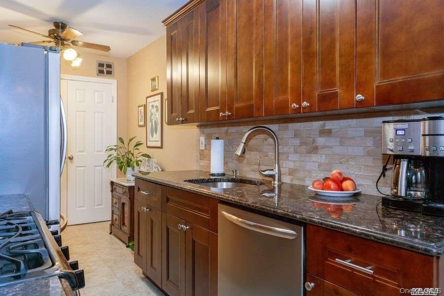 22 N Forest Avenue, Unit 1N photo 8