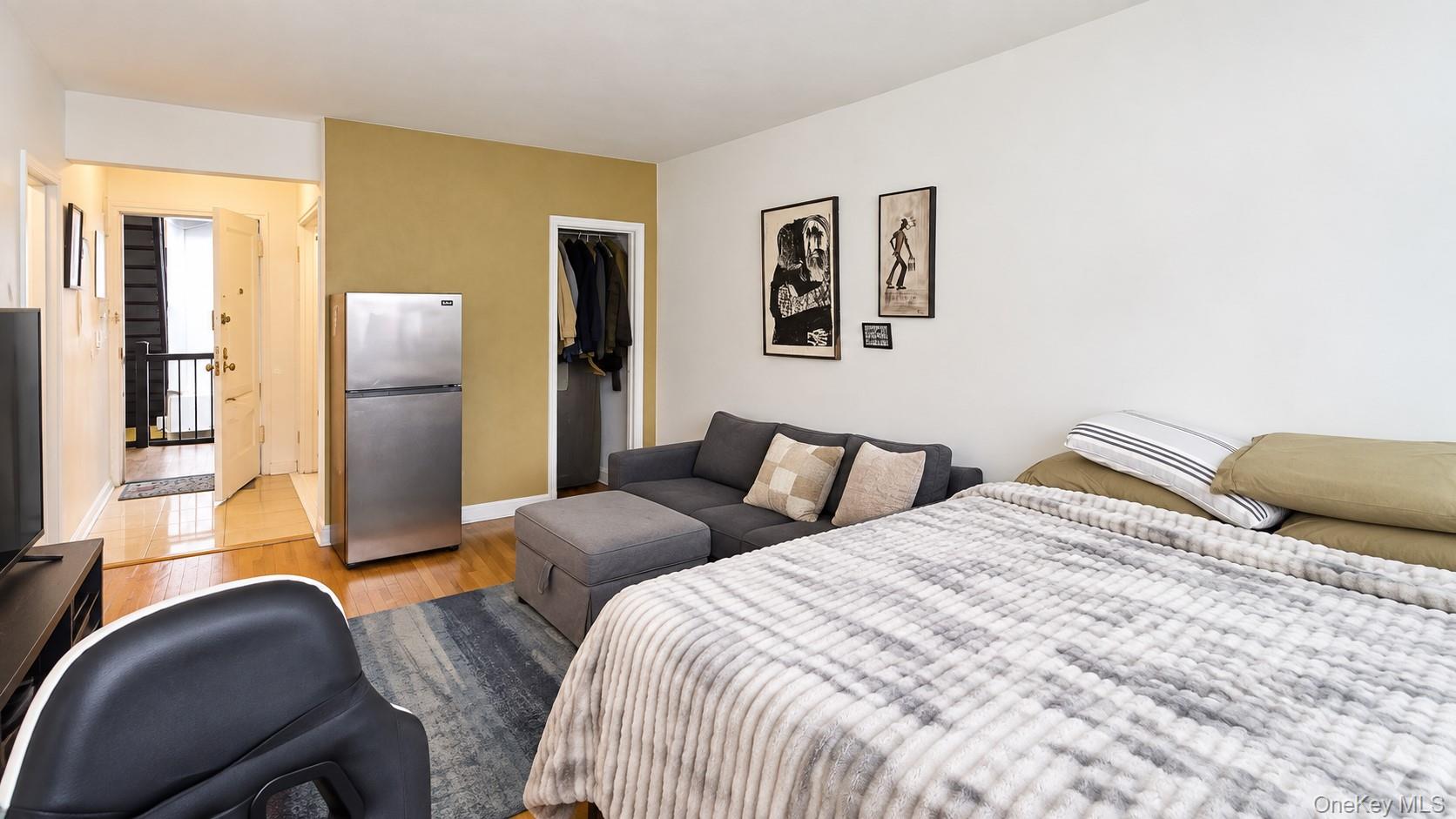 55 Ehrbar Avenue, Unit 4C photo 2