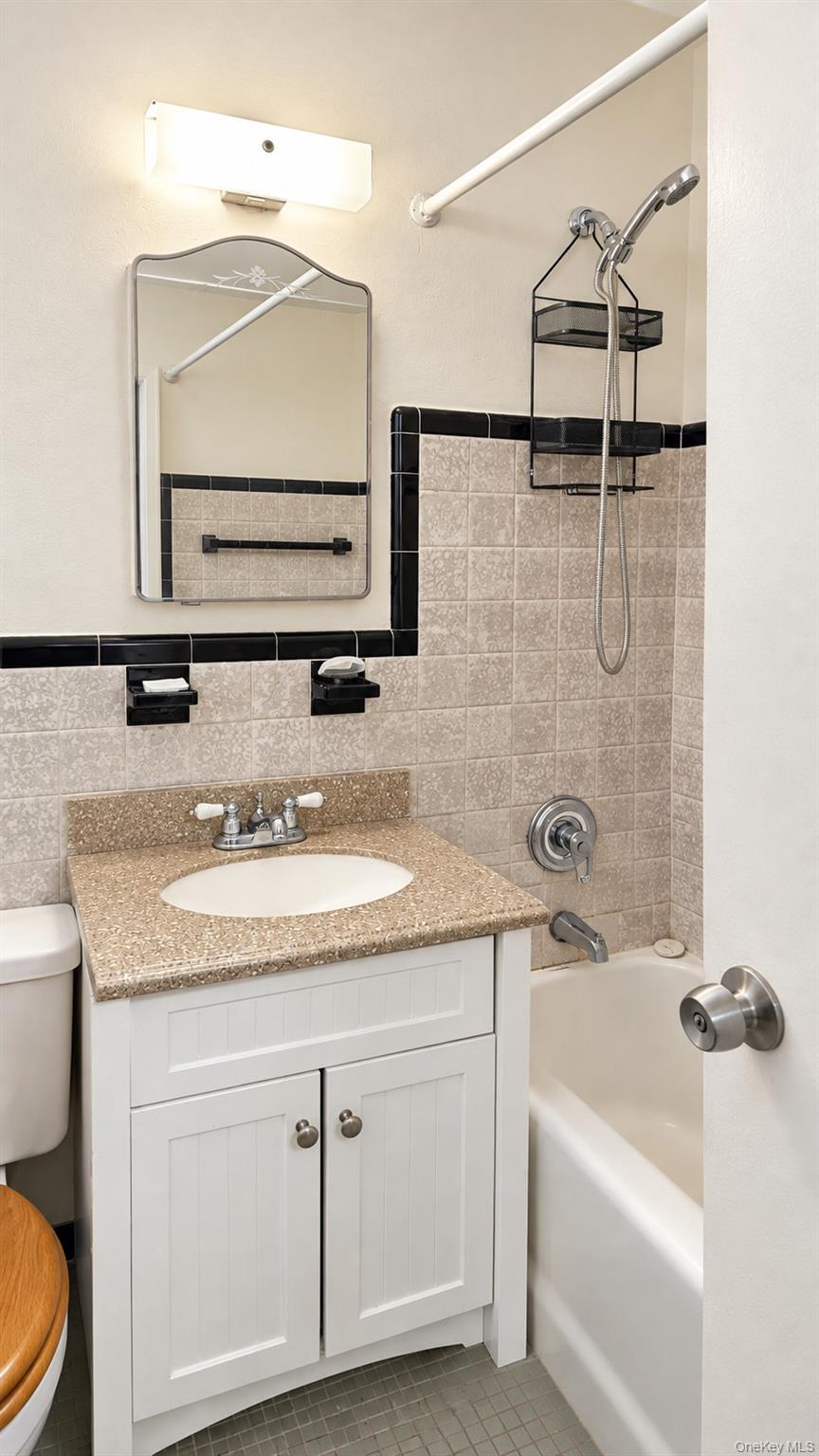 55 Ehrbar Avenue, Unit 4C photo 16