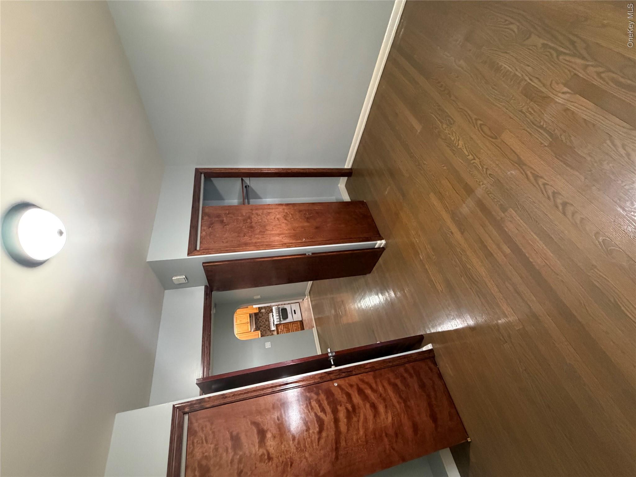 690 fairview ave, Unit 1B photo 6