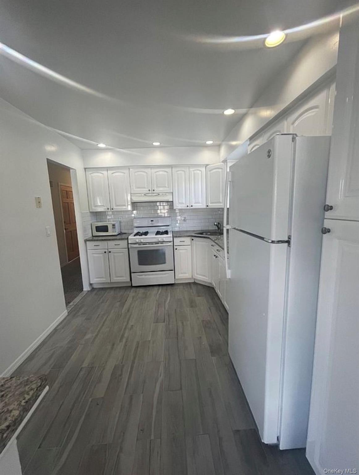 4304 72nd Street – For Rent photo 8
