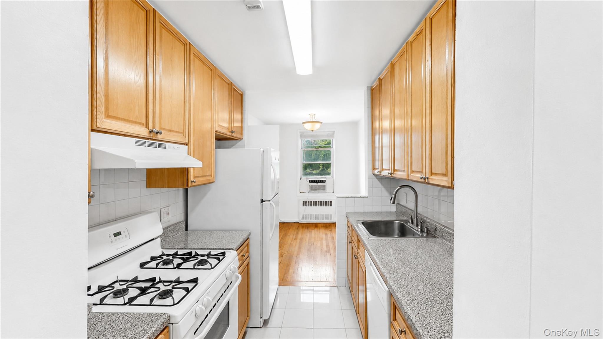 60-11 Broadway, Unit 3L photo 3