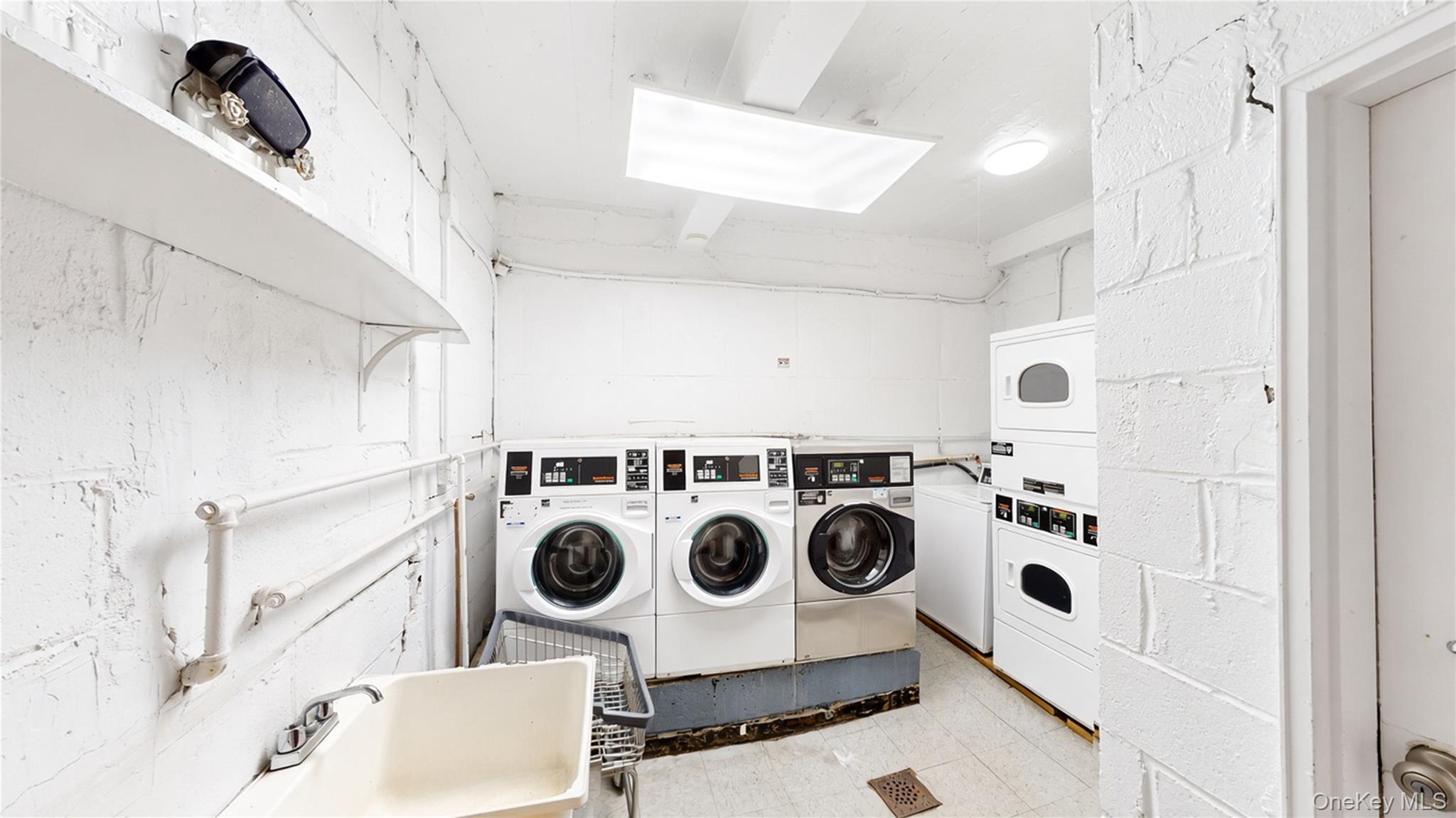 60-11 Broadway, Unit 3L photo 17