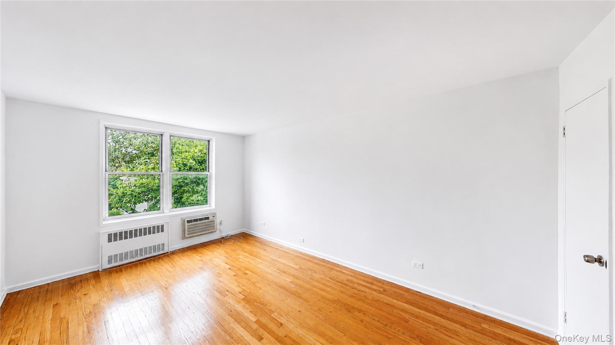 60-11 Broadway, Unit 3L photo 10