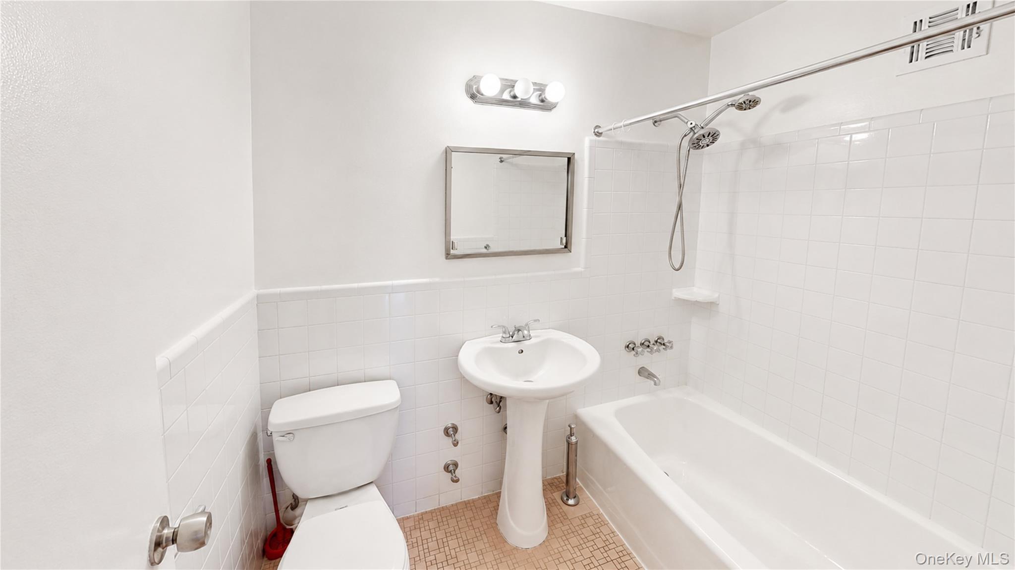 60-11 Broadway, Unit 3L photo 9