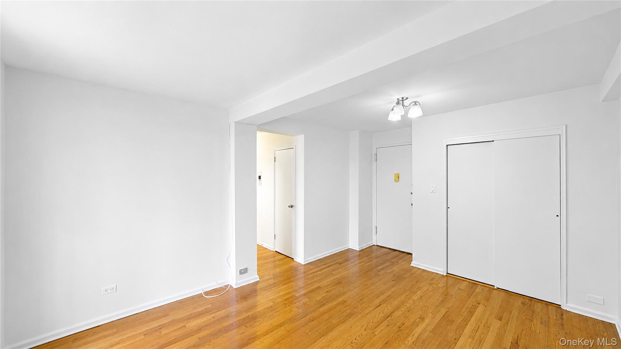 60-11 Broadway, Unit 3L photo 2