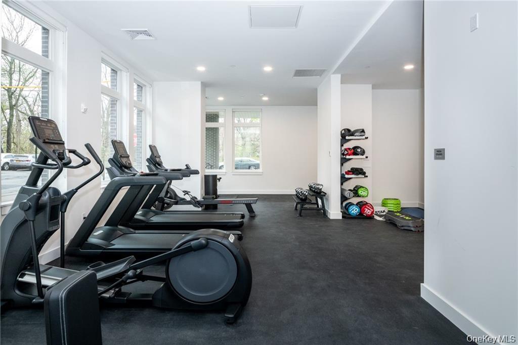 15 Parkview Avenue, Unit 406 photo 8