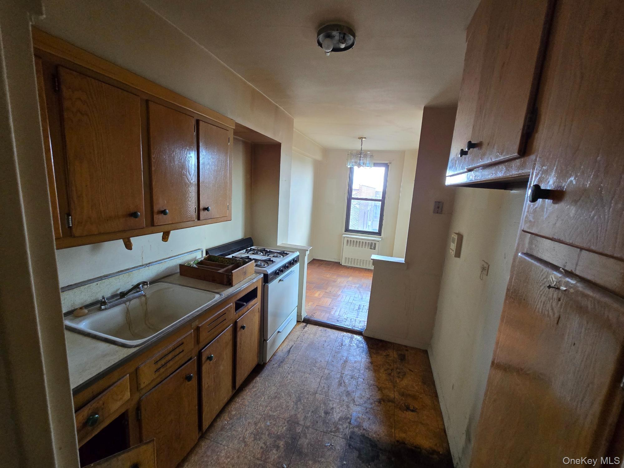2835 Webb, Unit 7J photo 4