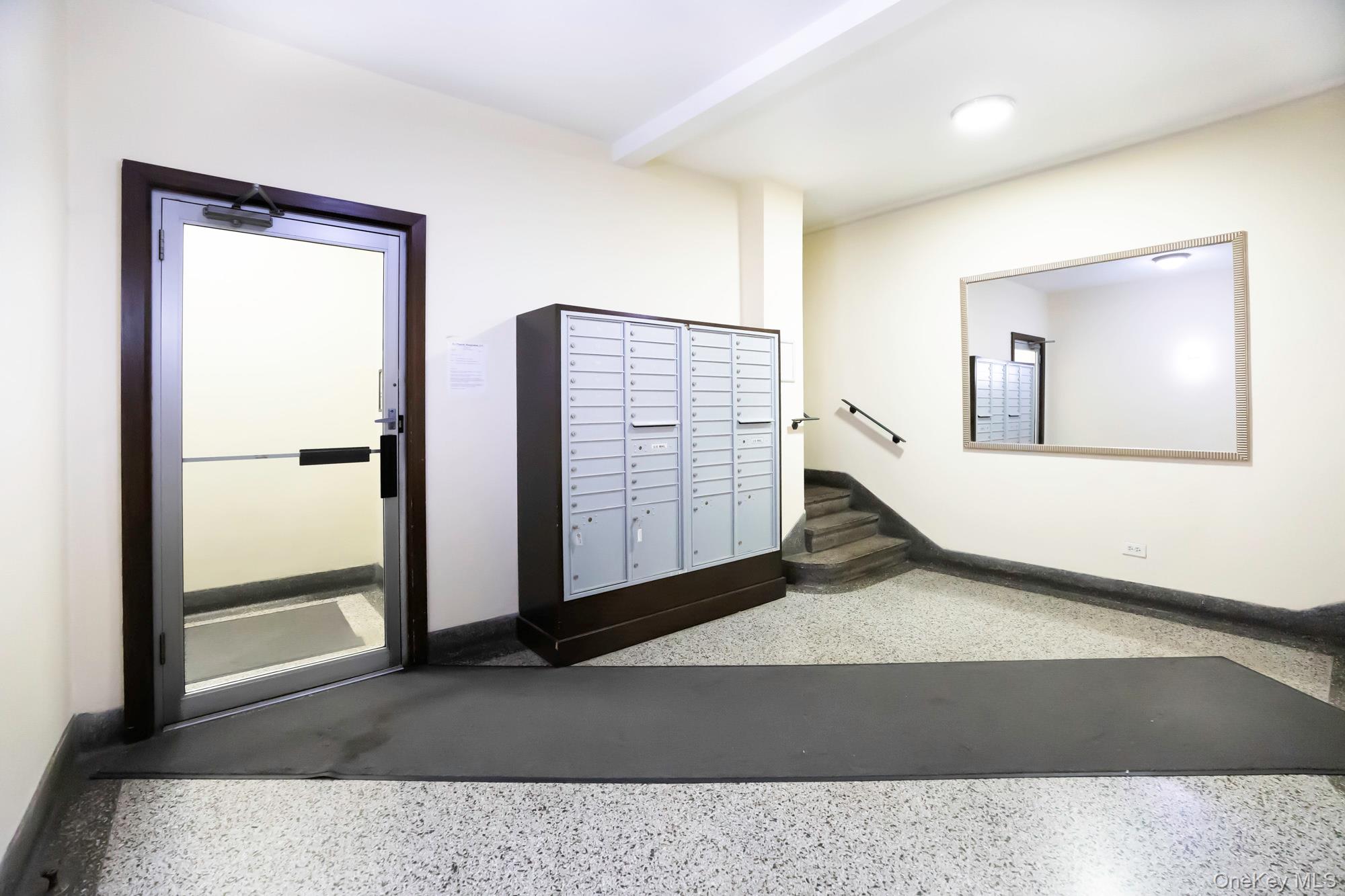 102-55 67 Road, Unit 2V photo 2