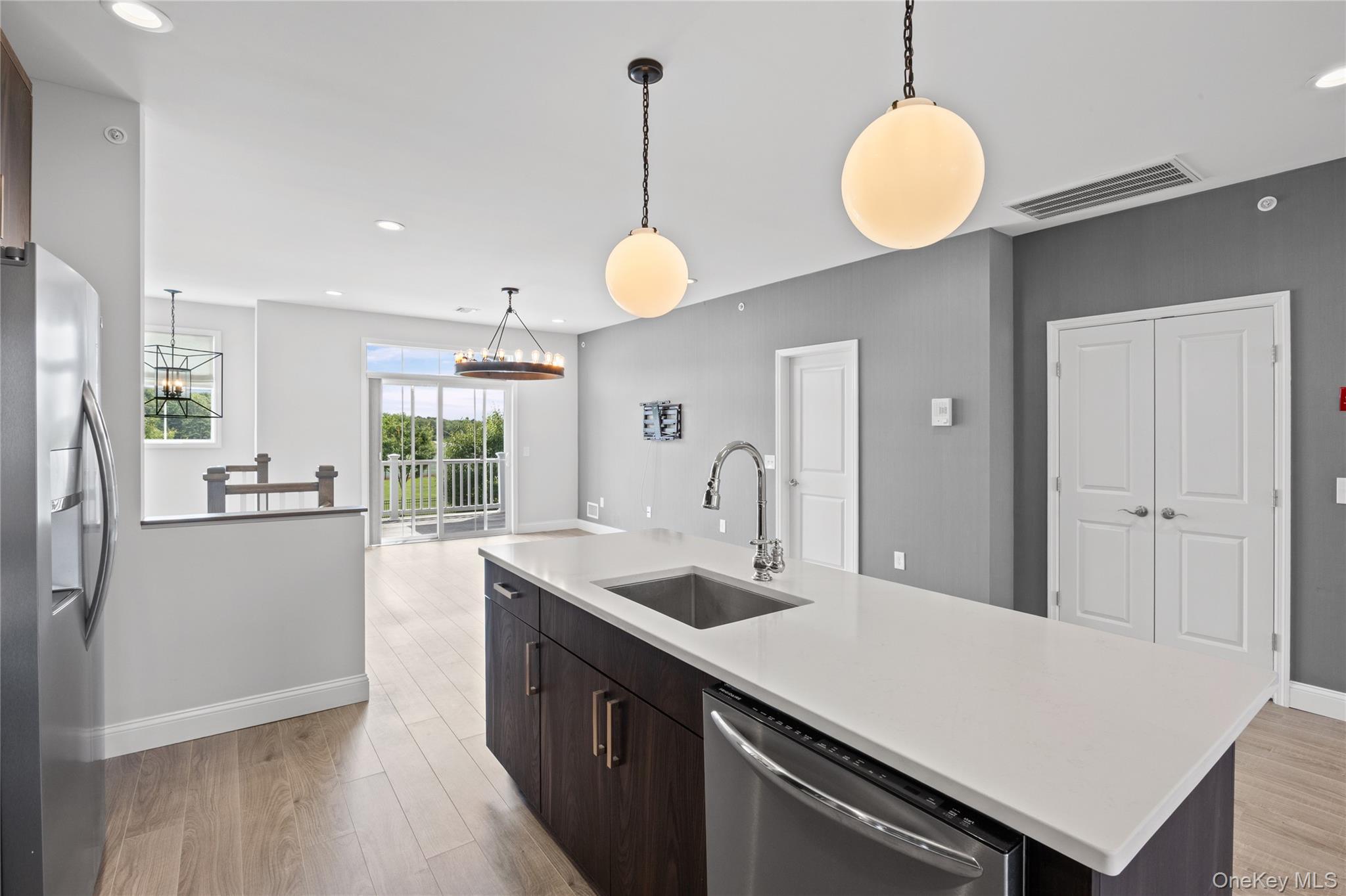 6 Grace Hall Lane – For Sale photo 17
