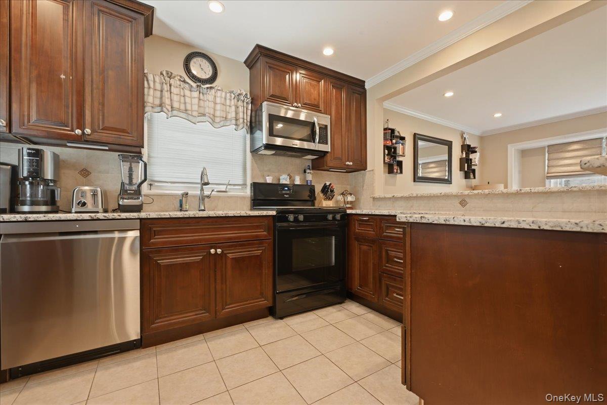 2977 Grand Boulevard – For Sale photo 7