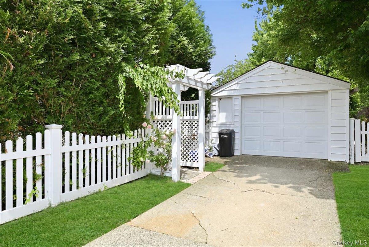 2977 Grand Boulevard – For Sale photo 30