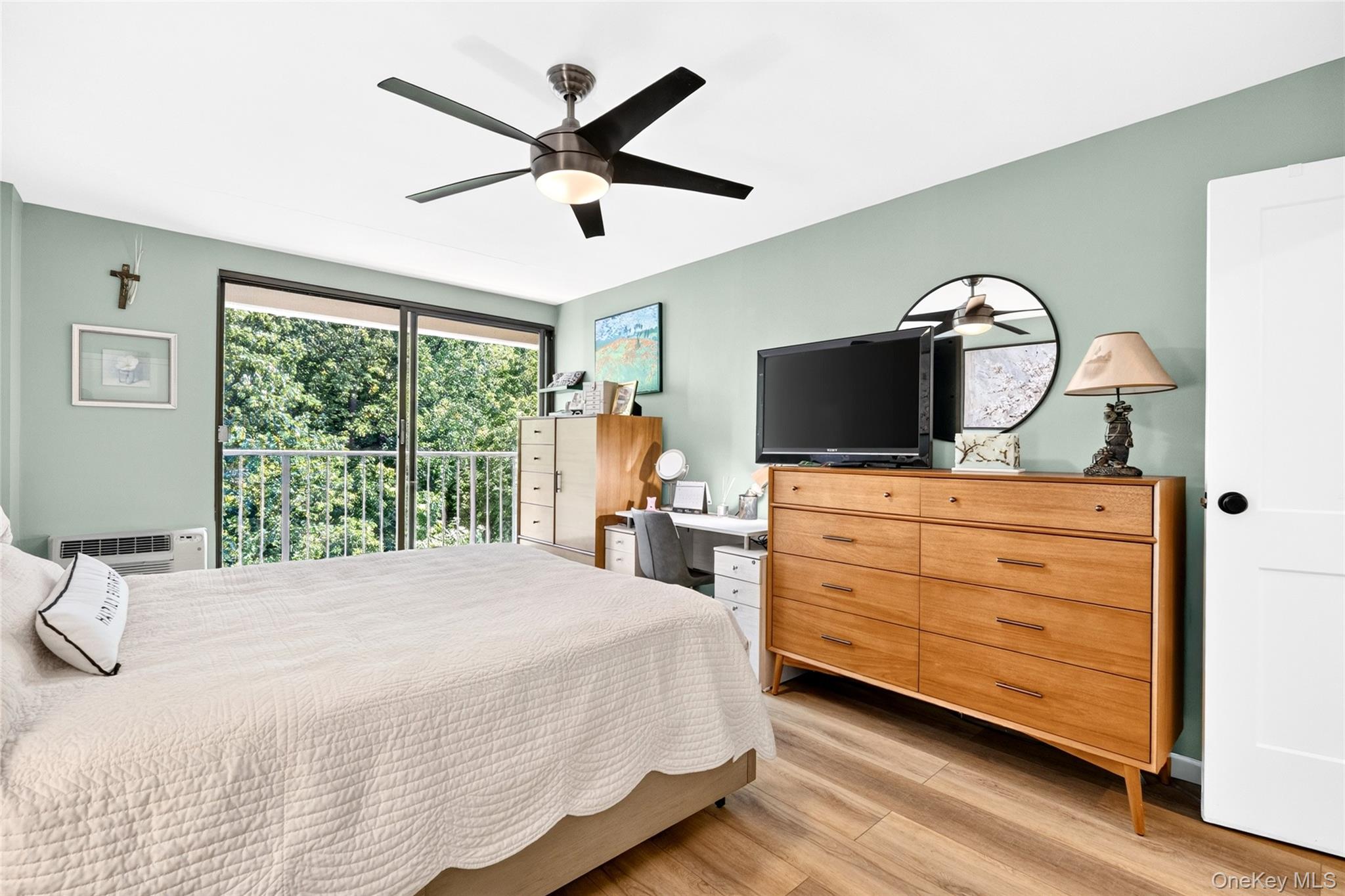 1 David Lane, Unit 8B photo 25