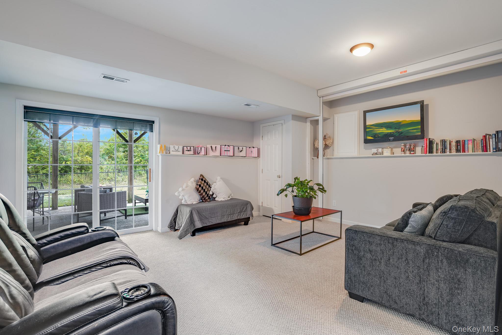 27 Frieda Lane – For Sale photo 23