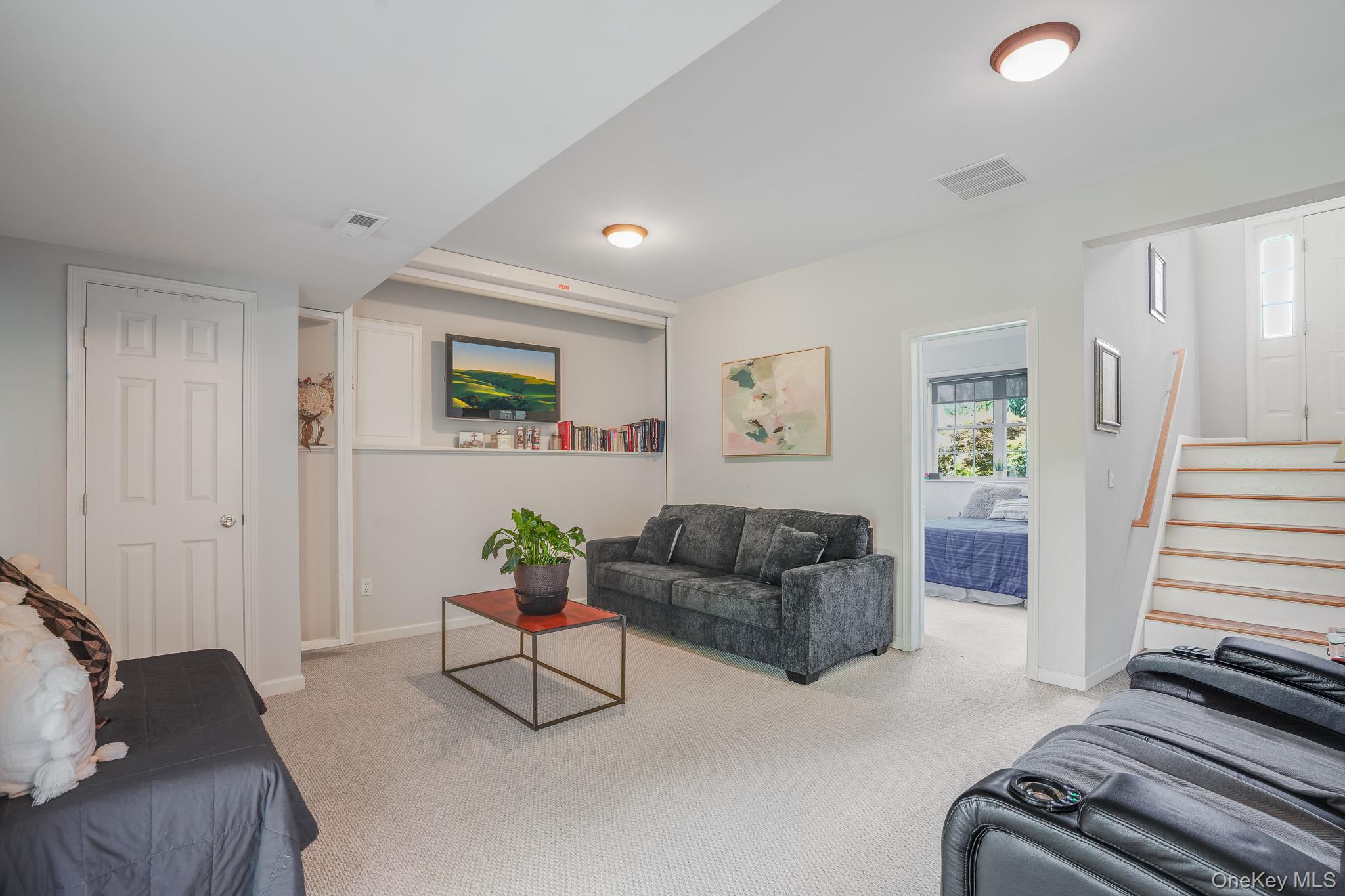 27 Frieda Lane – For Sale photo 24
