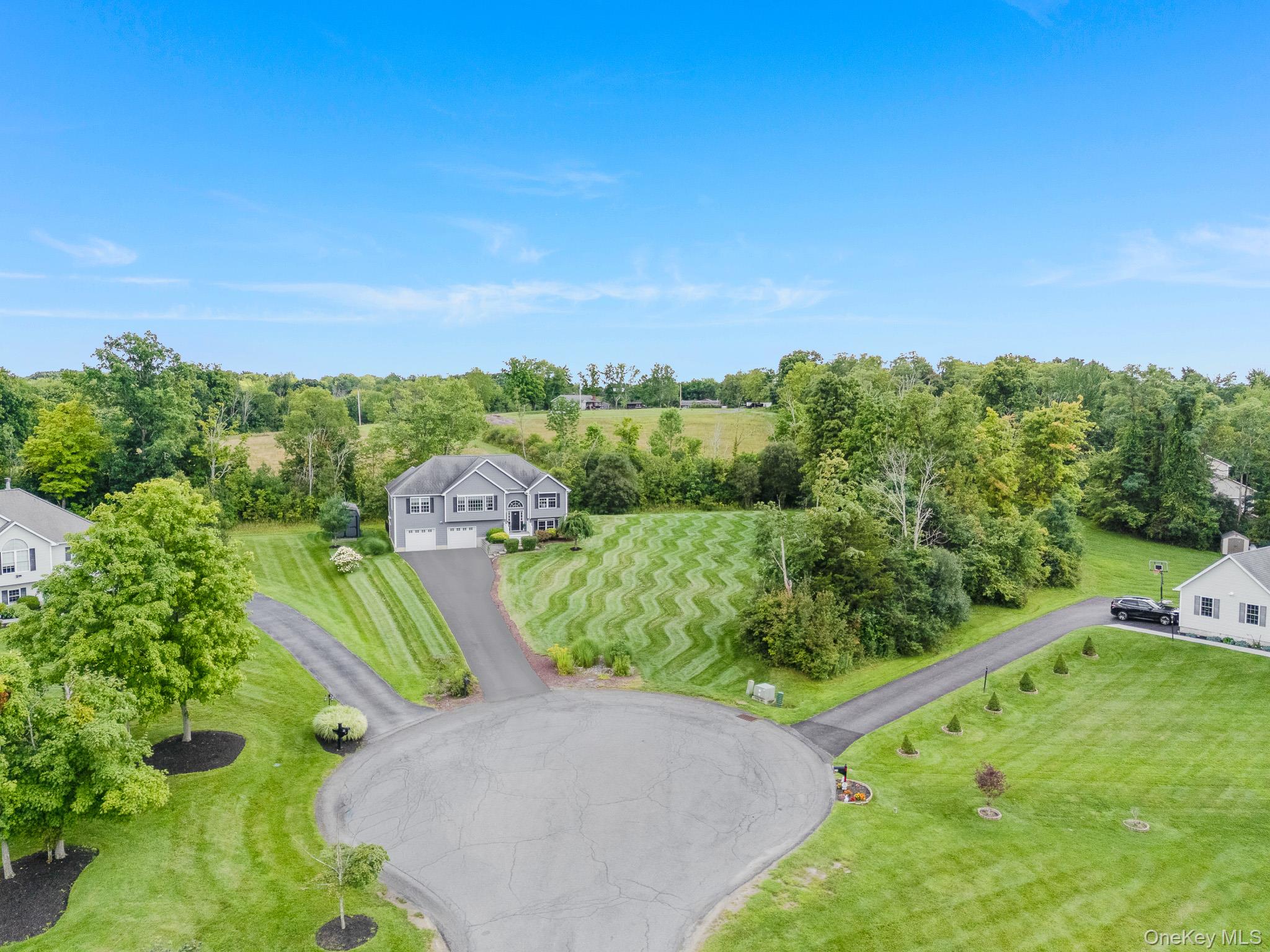 27 Frieda Lane – For Sale photo 3