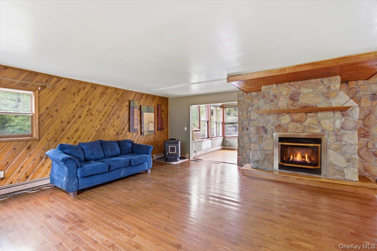 757 Bogart Road – For Sale photo 2