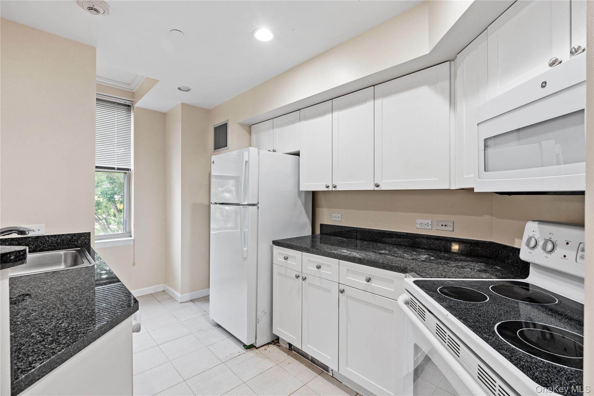 300 Mamaroneck Avenue, Unit 201 photo 12