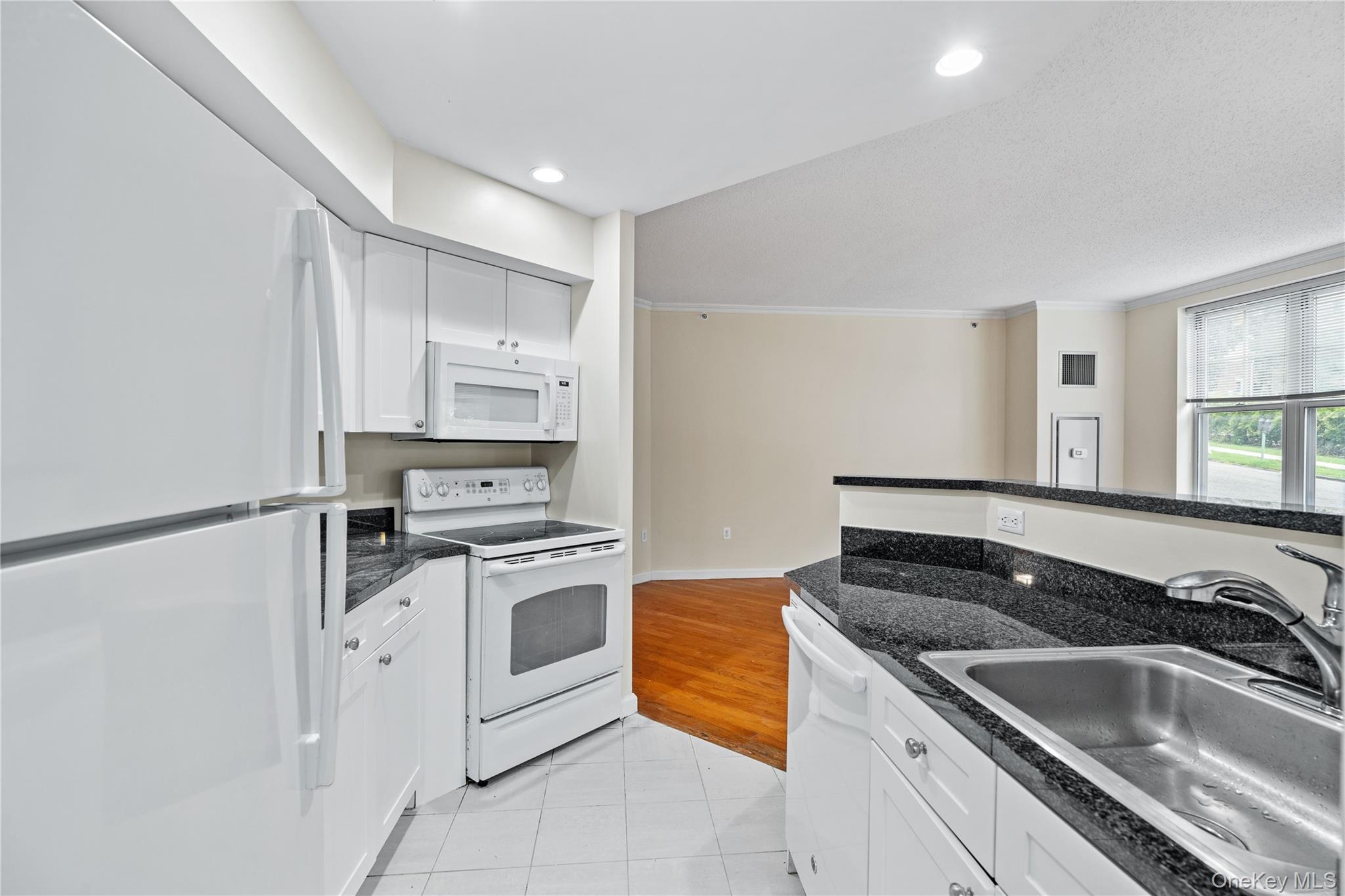 300 Mamaroneck Avenue, Unit 201 photo 13