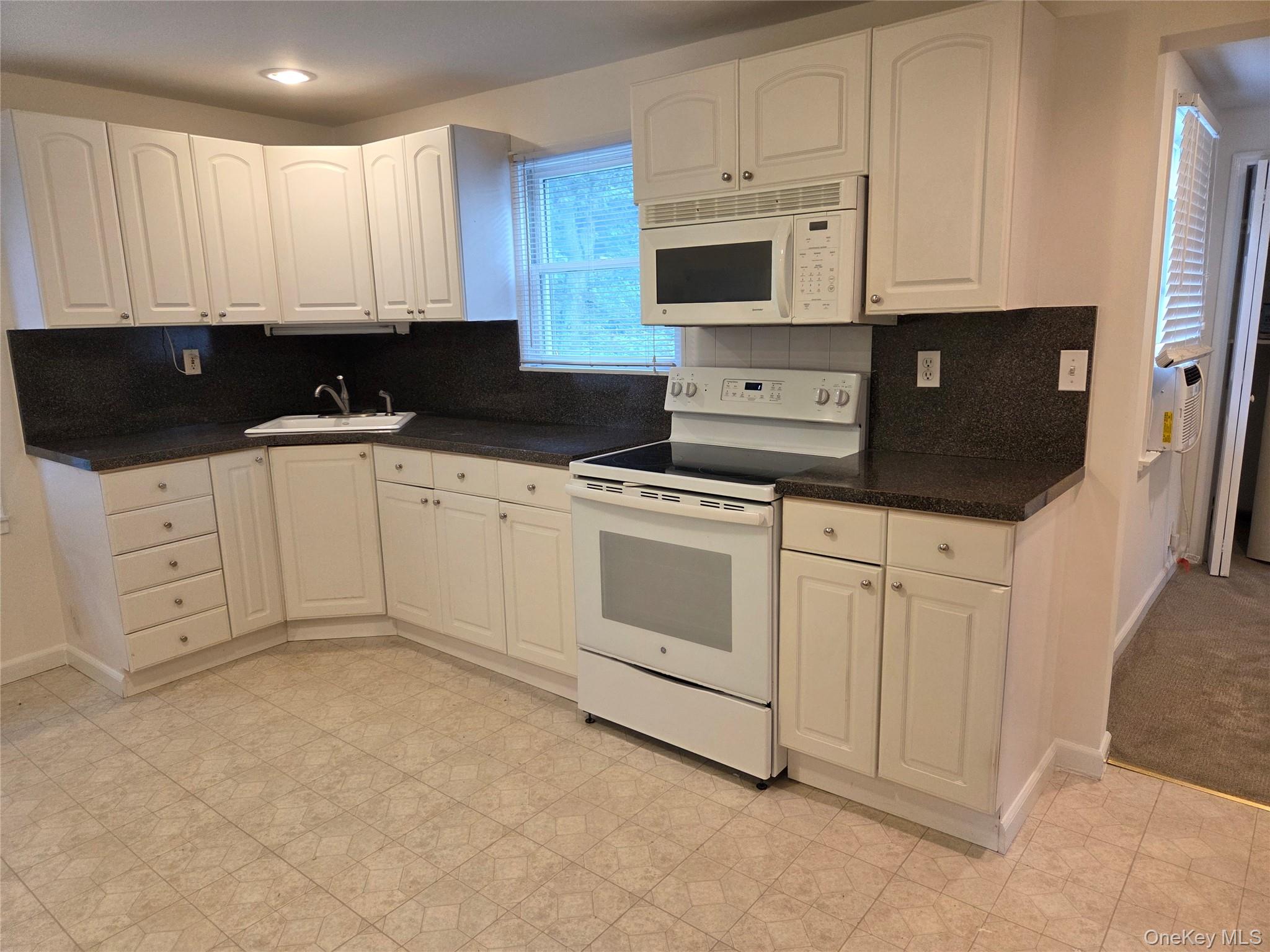 10 Irving Drive – For Rent photo 8