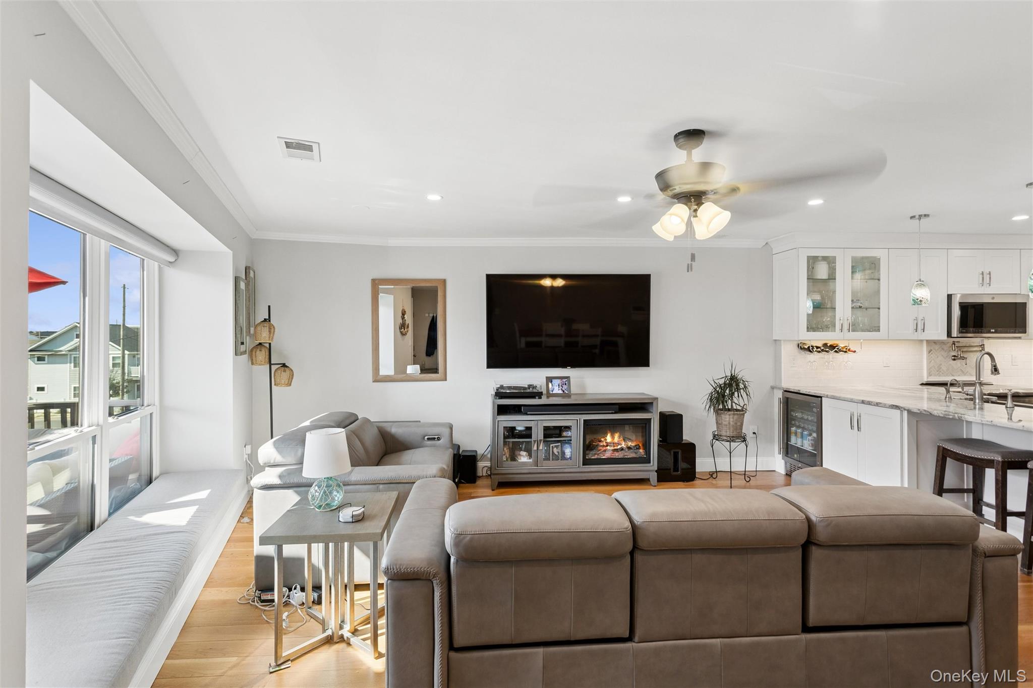 94 Pacific Boulevard – For Sale photo 14