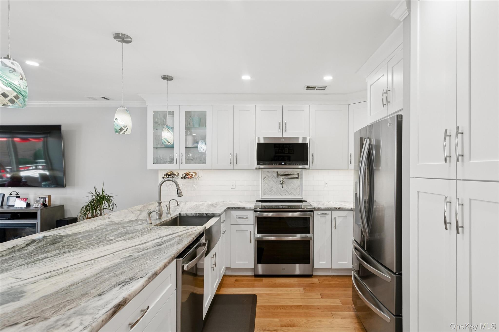94 Pacific Boulevard – For Sale photo 17