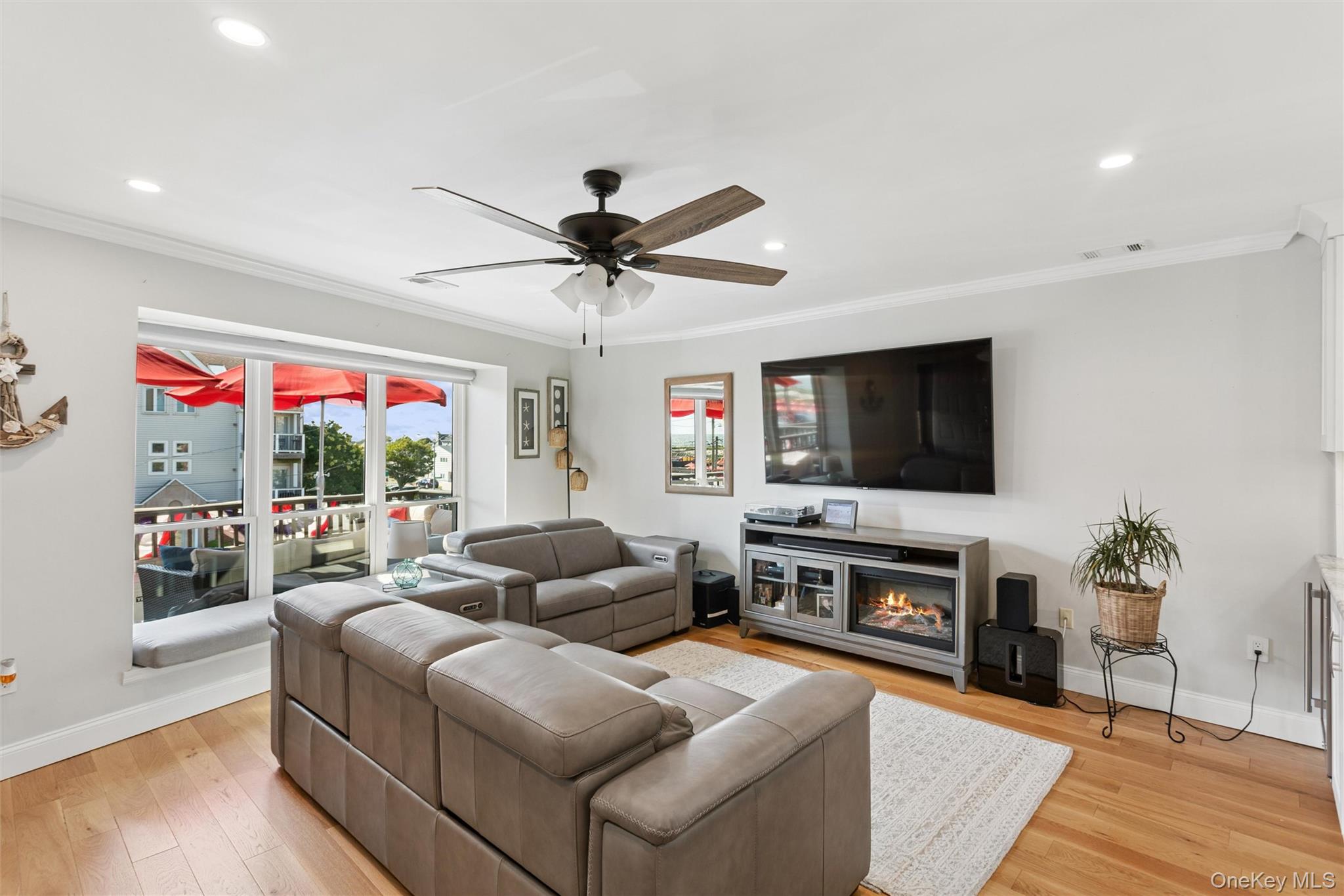 94 Pacific Boulevard – For Sale photo 11