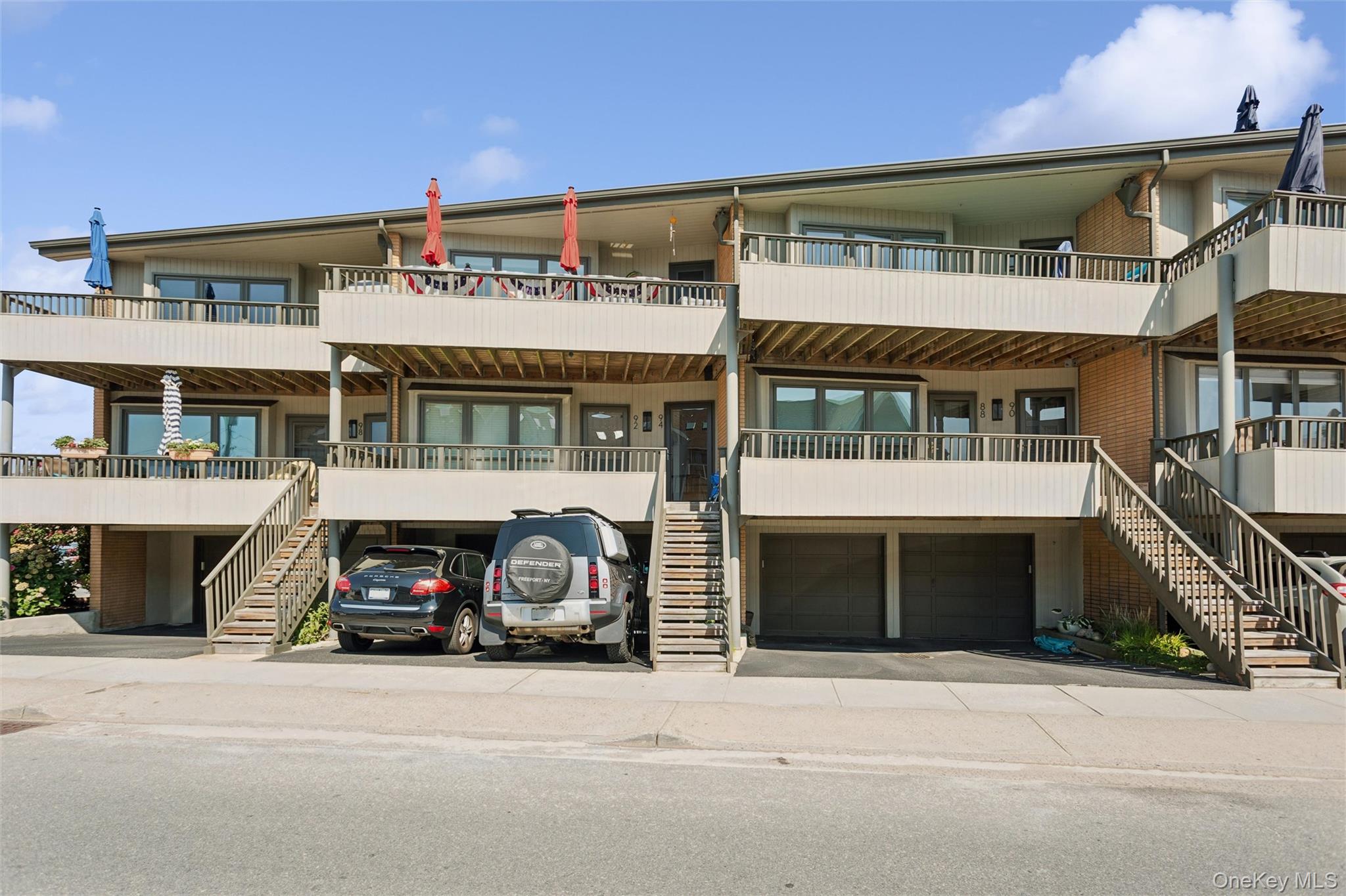 94 Pacific Boulevard – For Sale photo 2