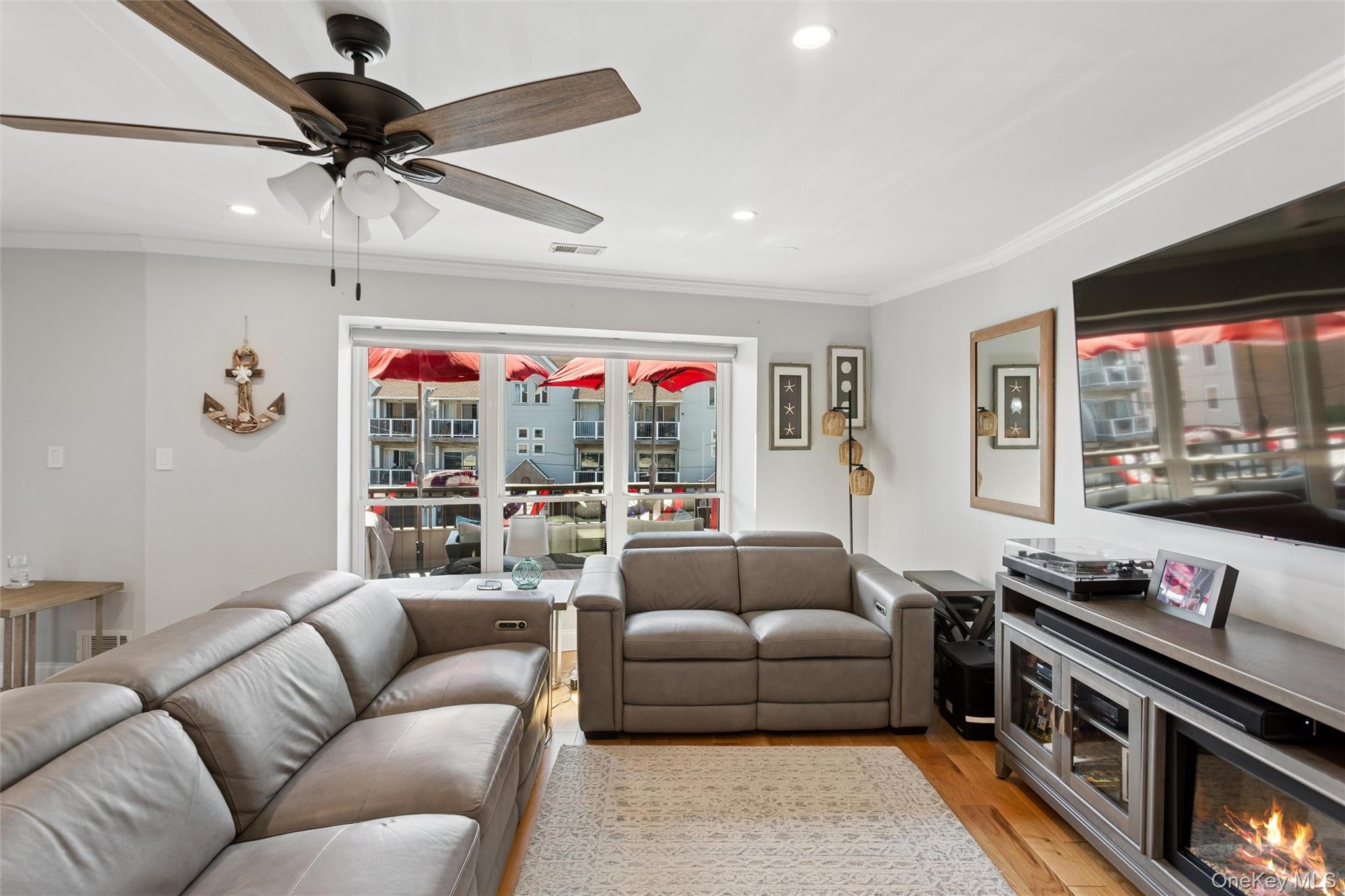 94 Pacific Boulevard – For Sale photo 9