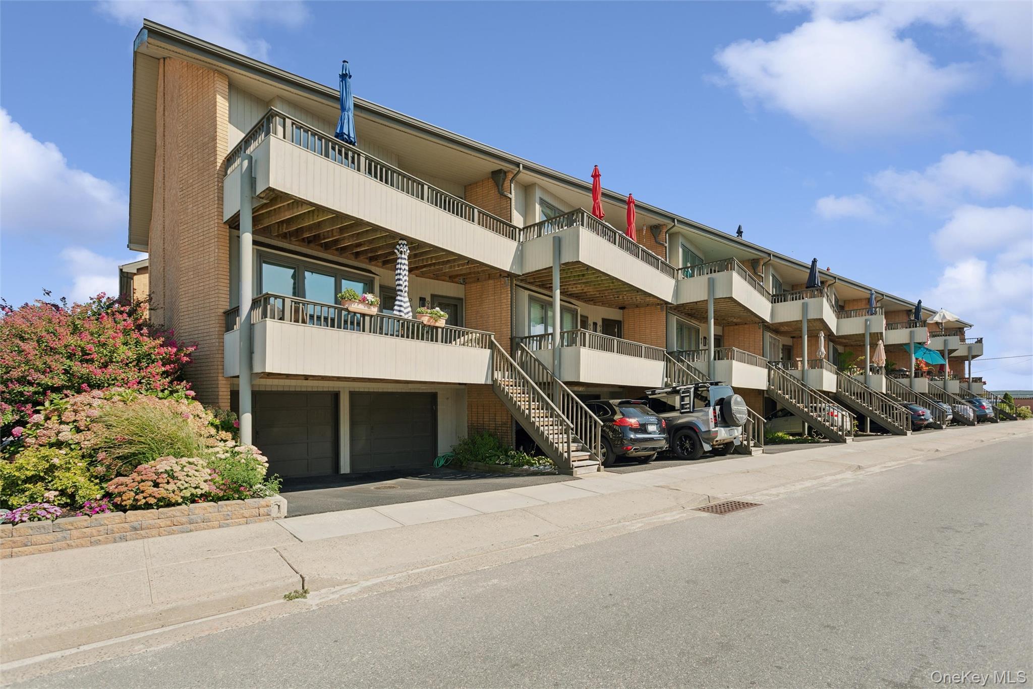 94 Pacific Boulevard – For Sale